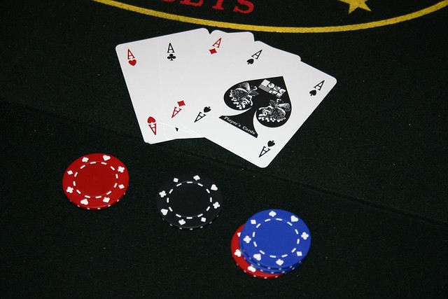 what is a straight in poker - cards on table